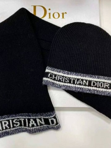 Комплект шапка и шарф Christian Dior