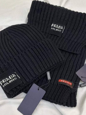 Комплект шапка и шарф Prada