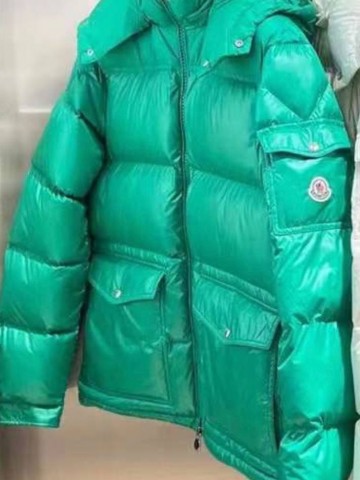 Пуховик Moncler