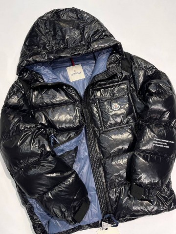 Пуховик Moncler