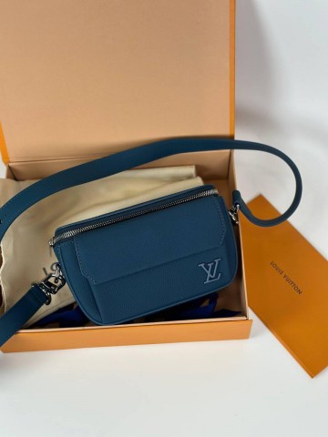 Сумка-мессенджер Louis Vuitton