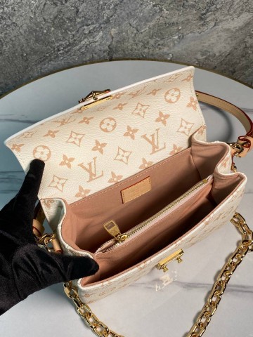 Сумка Louis Vuitton
