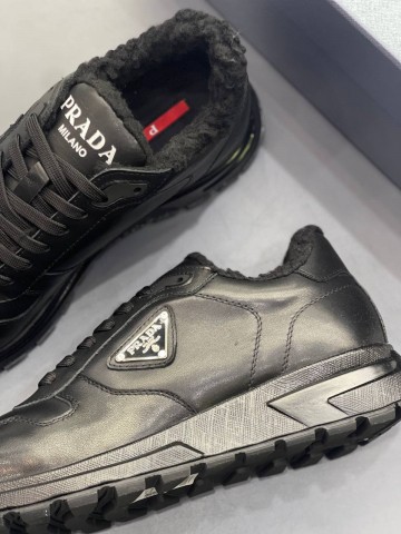 Кроссовки Prada