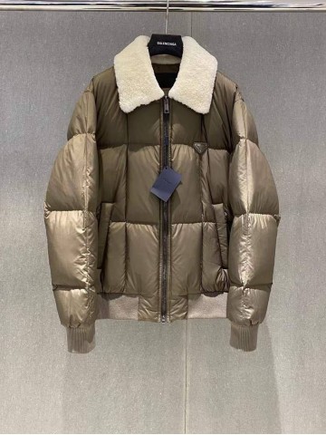 Пуховик Prada