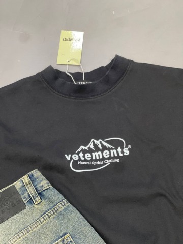 Футболка Vetements