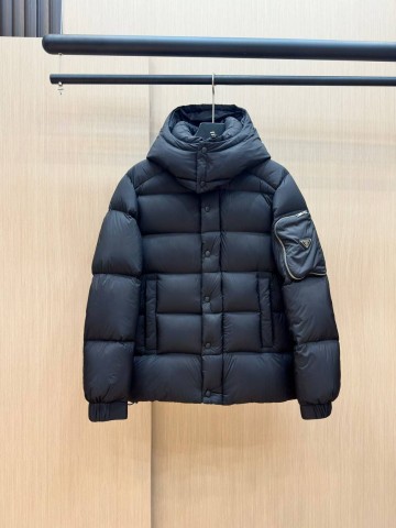 Пуховик Prada