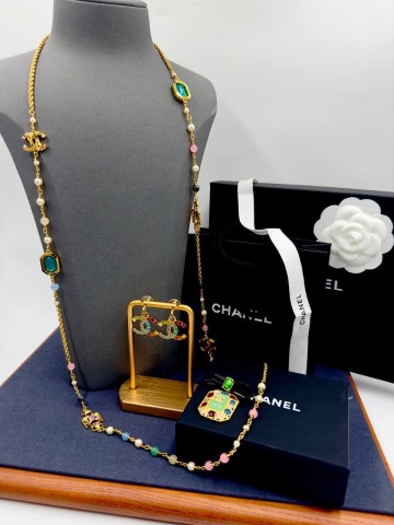 Брошь CHANEL