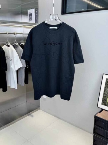 Футболка Givenchy