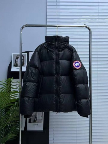 Пуховик Canada Goose