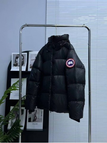Пуховик Canada Goose