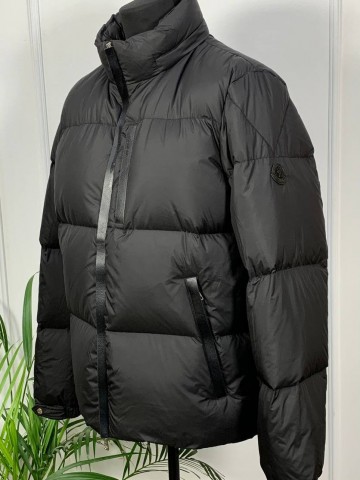 Пуховик Moncler