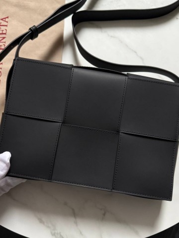 Сумка-мессенджер Bottega Veneta