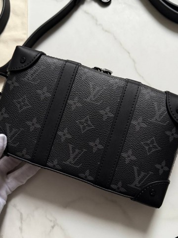 Сумка-мессенджер Louis Vuitton