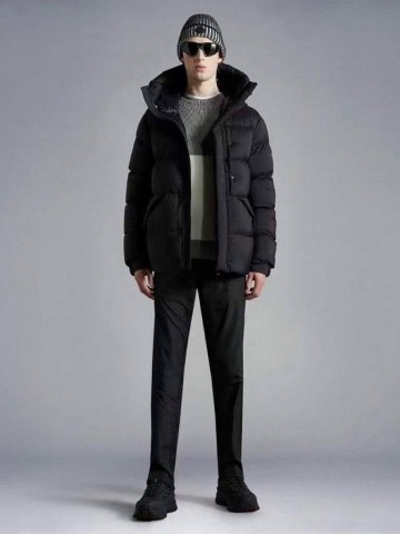 Пуховик Moncler