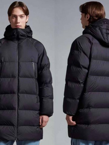 Пуховик Moncler