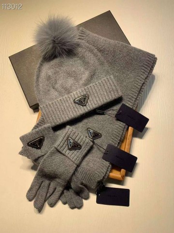 Комплект Prada (шапка + перчатки + шарф)