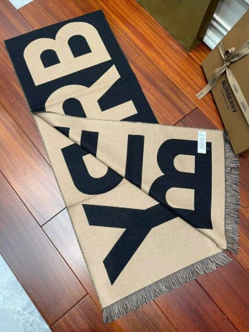 Шарф Burberry