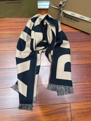 Шарф Burberry