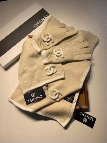 Комплект CHANEL (шапка + перчатки + шарф)