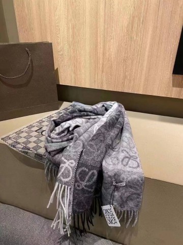 Шарф Loewe
