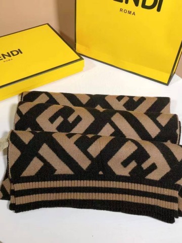 Шарф Fendi