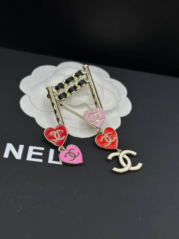 Брошь CHANEL