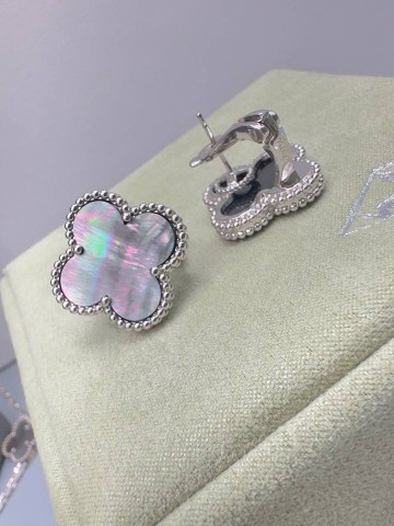 Серьги Van Cleef & Arpels 2 см