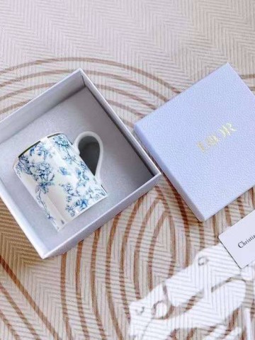 Кружка Dior