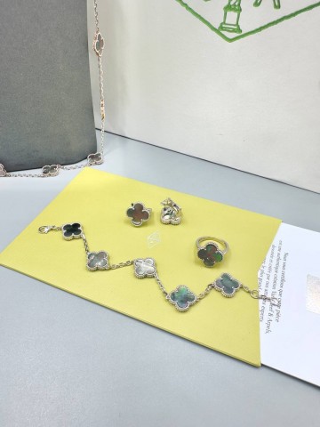 Кольцо Van Cleef & Arpels