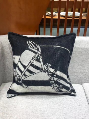 Подушка Hermes