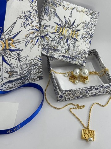 Серьги Dior
