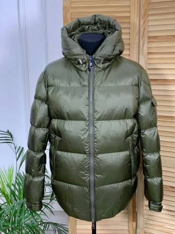 Пуховик Moncler