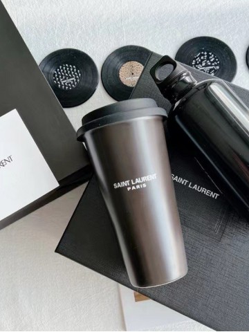 Набор Yves Saint Laurent (бутылка + стакан)