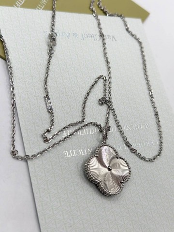 Кулон Van Cleef & Arpels