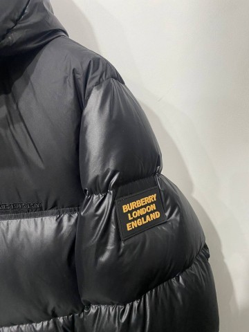 Пуховик Burberry