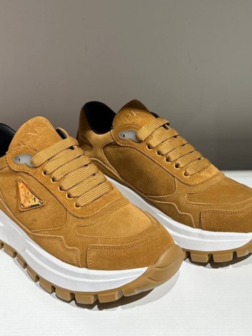 Кроссовки Prada