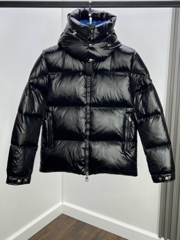 Пуховик Moncler