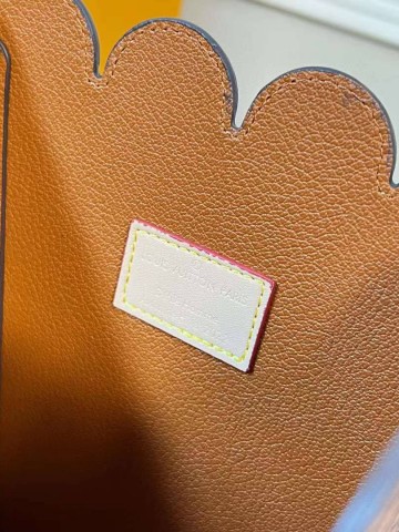 Кашпо Louis Vuitton