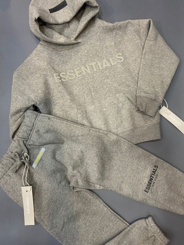 Костюм Essentials
