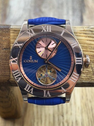 Часы Corum
