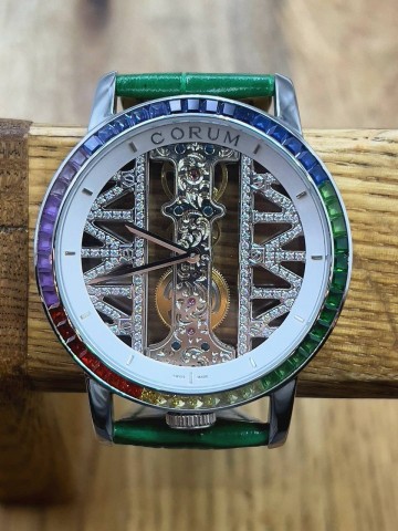 Часы Corum