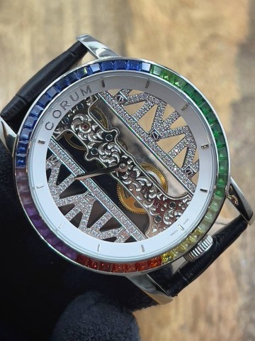 Часы Corum