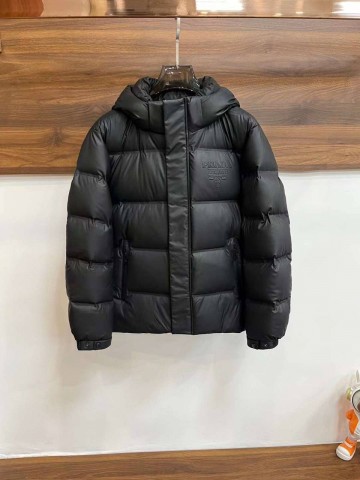 Пуховик Prada