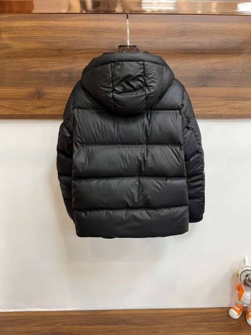 Пуховик Prada