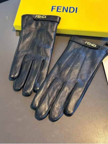 Перчатки Fendi