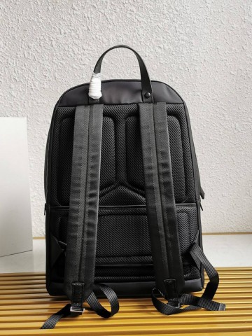 Рюкзак Prada