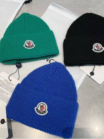 Шапка Moncler