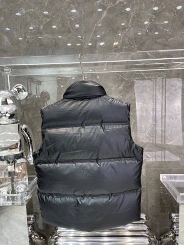 Безрукавка Prada