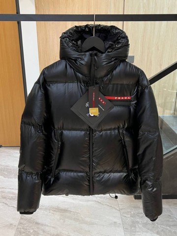 Пуховик Prada