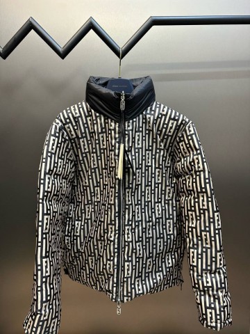 Двухсторонний пуховик Fendi